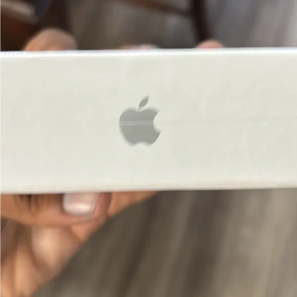 Apple White Wireless Earbuds